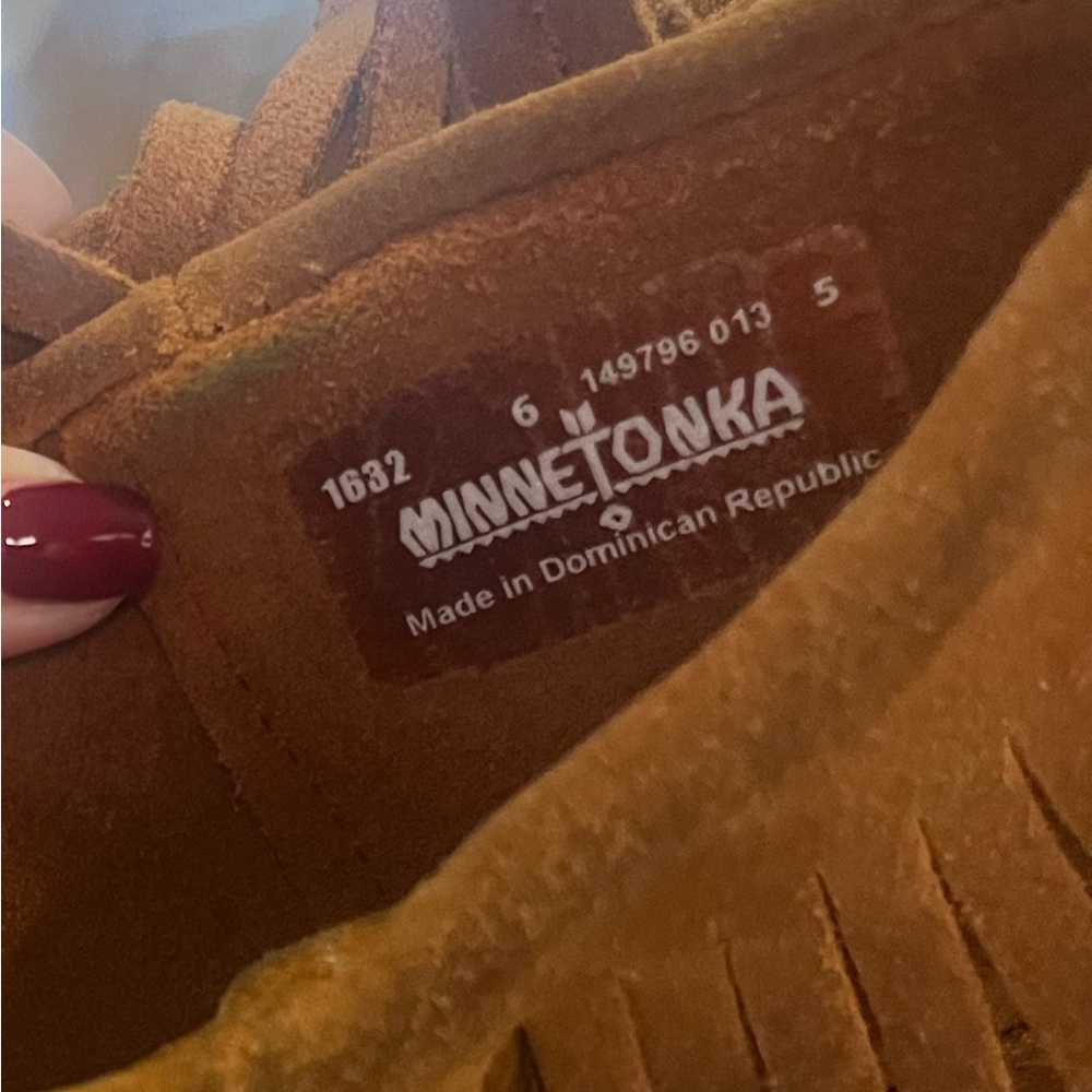 Minnetonka Women's Fringe Boots - Brown Size 6 - Picture 8 of 8